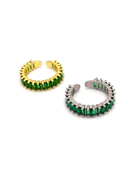 Gouden ring met groene stenen