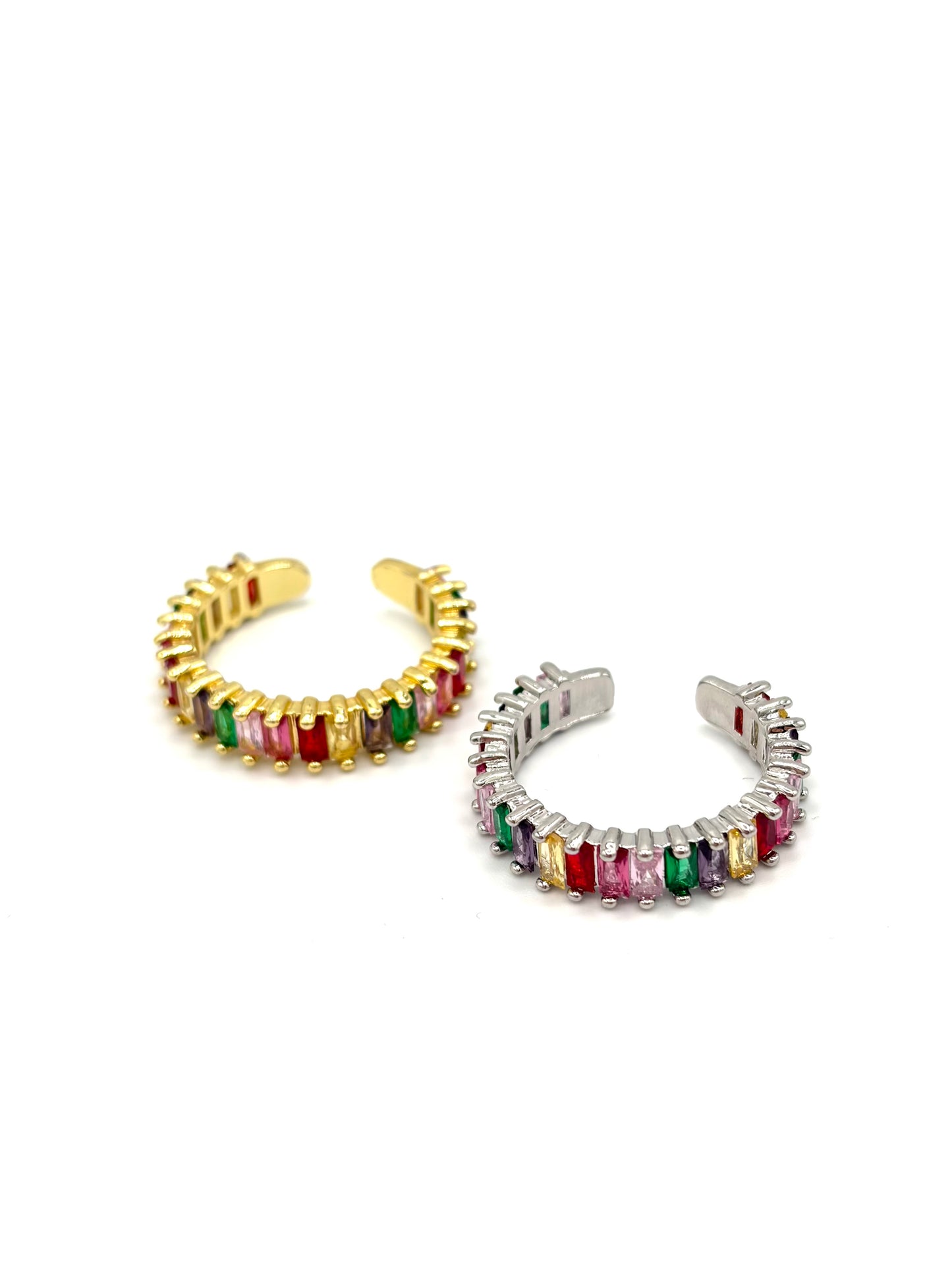 Gouden ring met gekleurde stenen