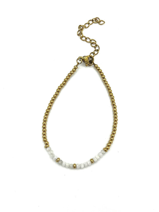 Maansteen armband met gouden details