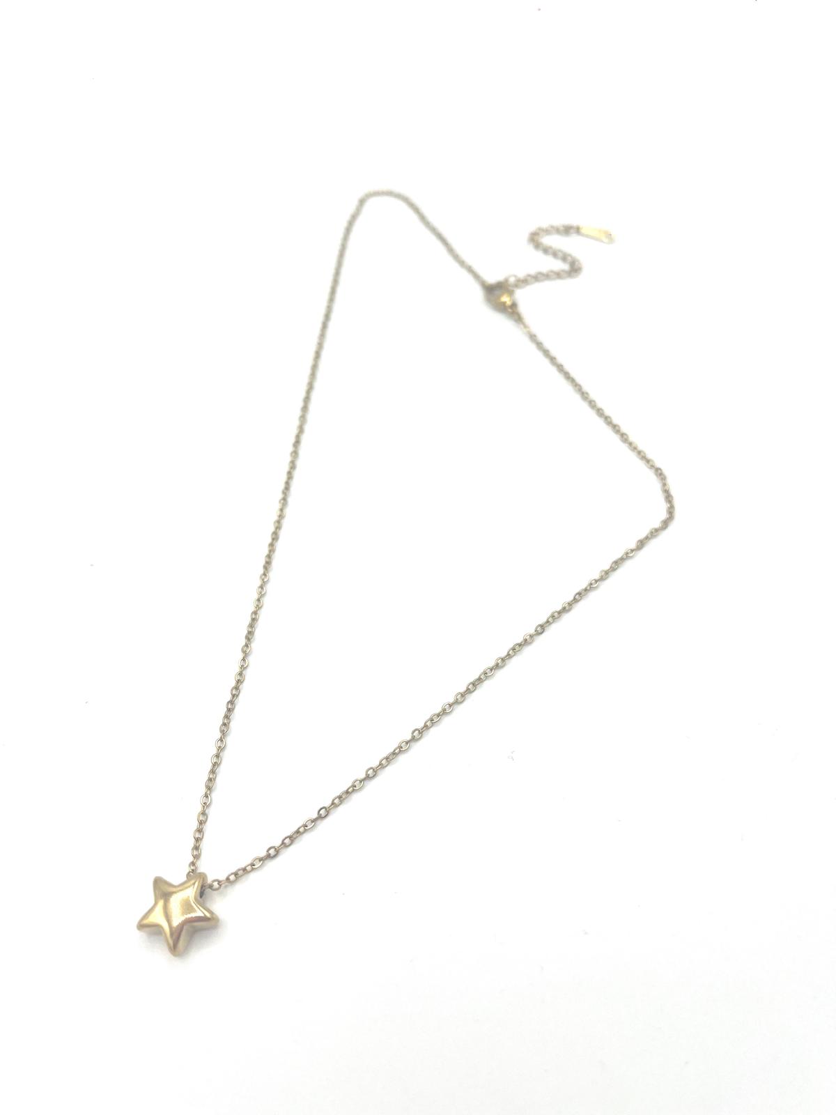 Goudkleurige ketting met mooie sterbedel