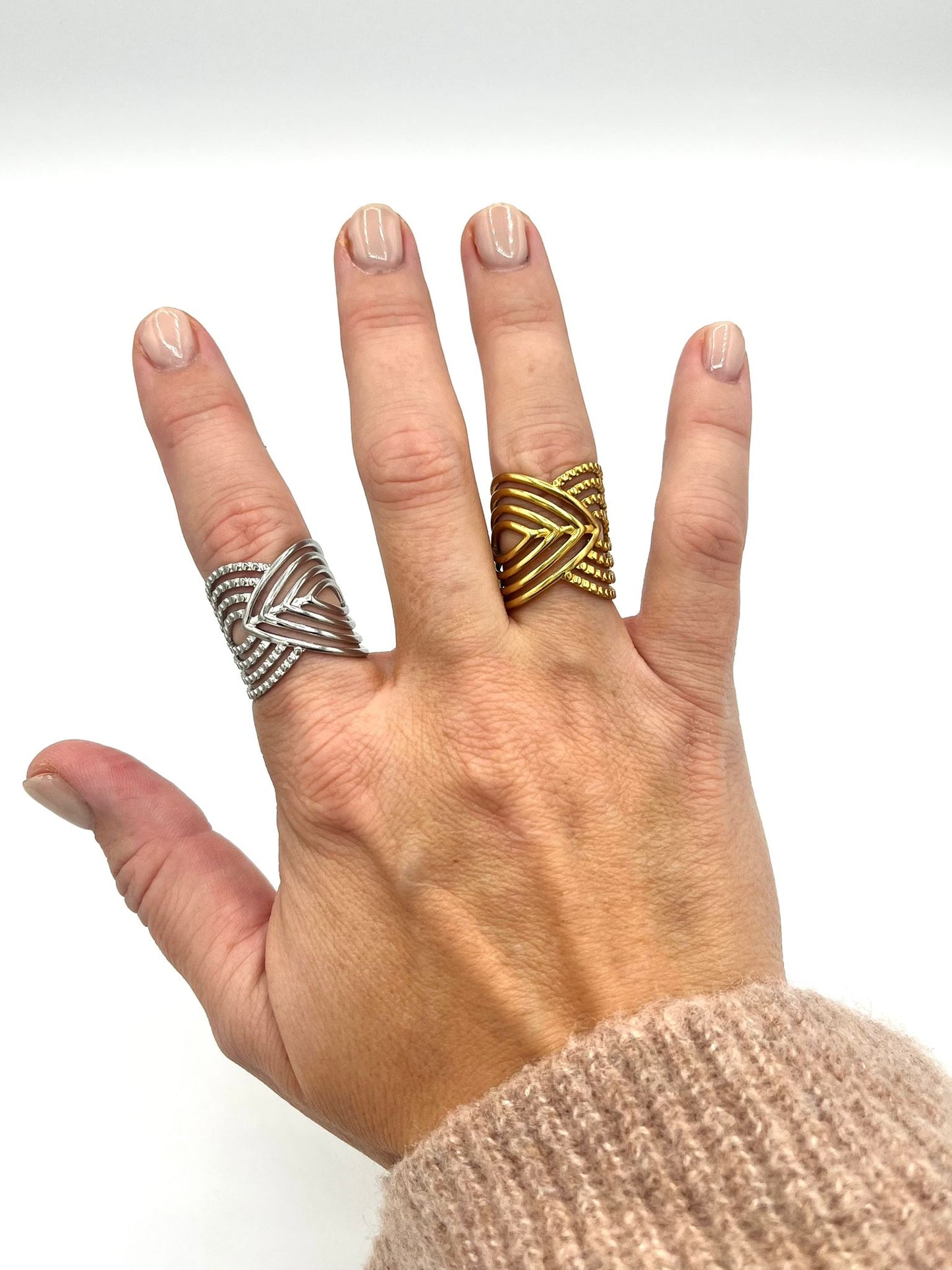 Bold ring met lijnen