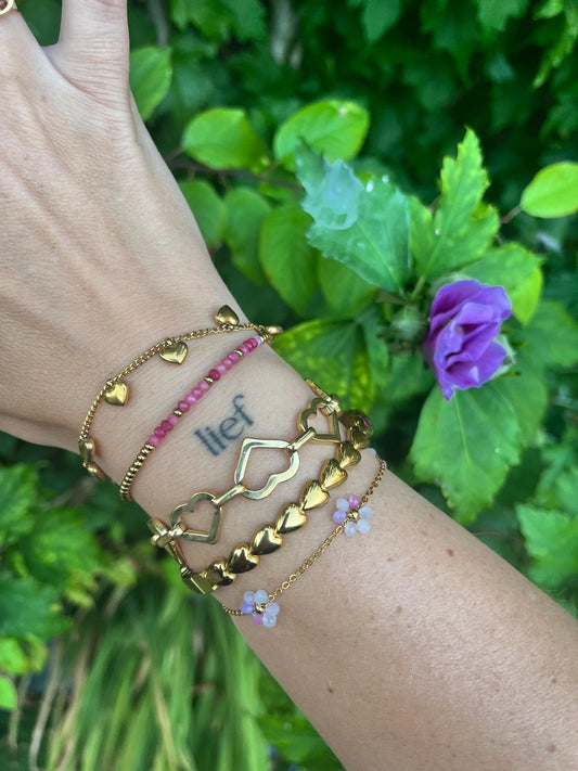 Sodaliet armband met gouden details