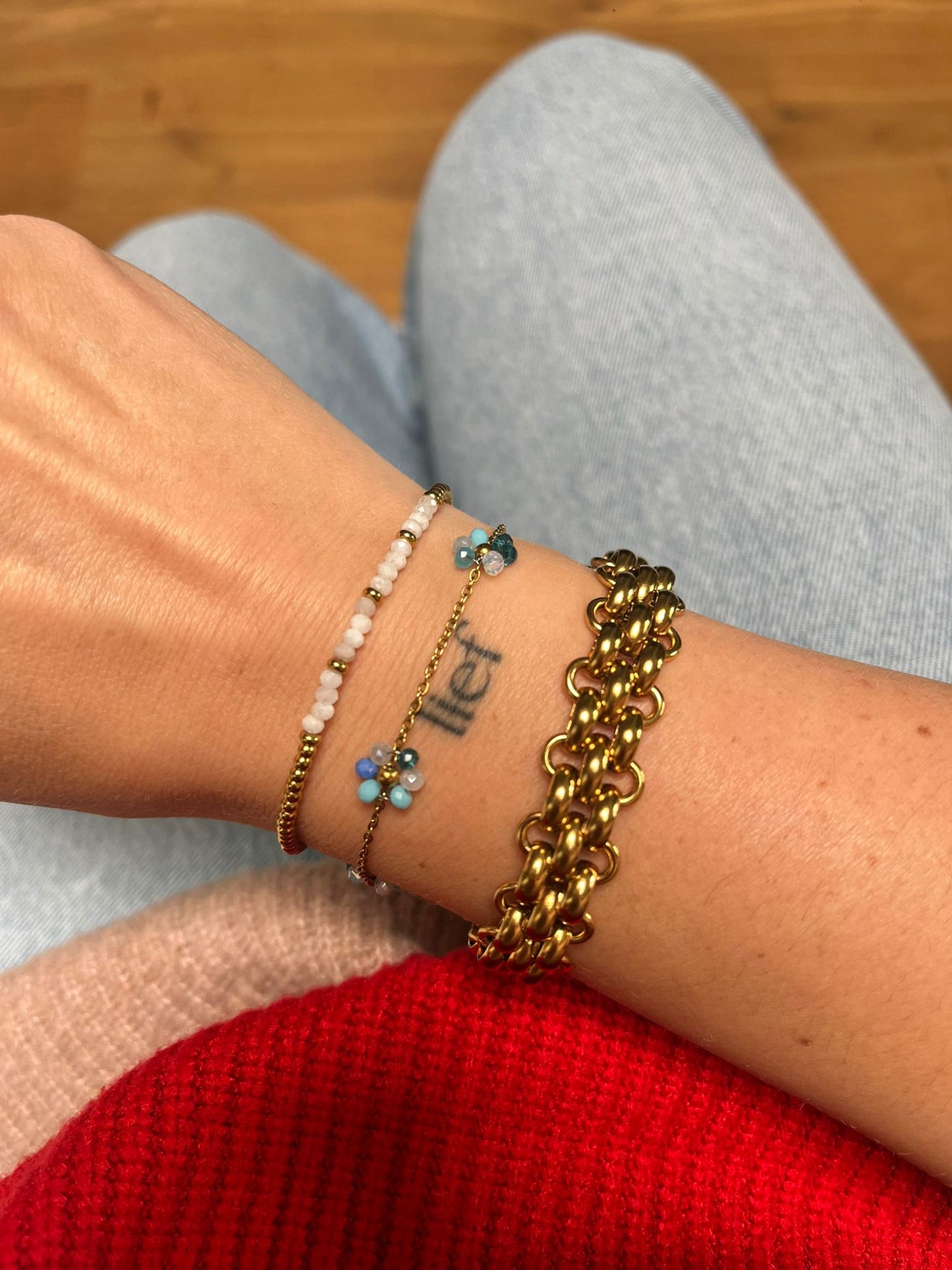 Maansteen armband met gouden details