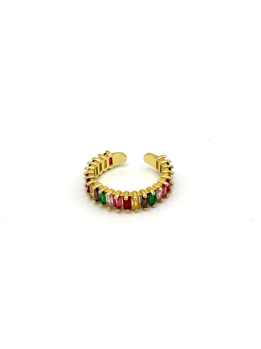 Gouden ring met gekleurde stenen
