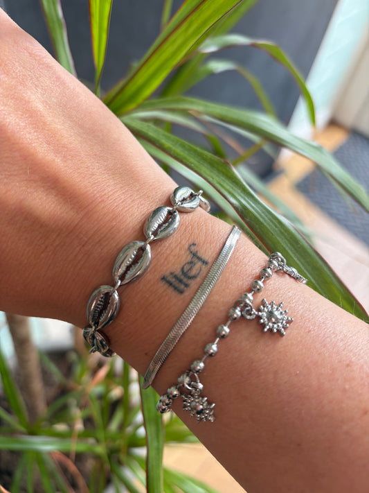 Schelpenarmband zilverkleurig