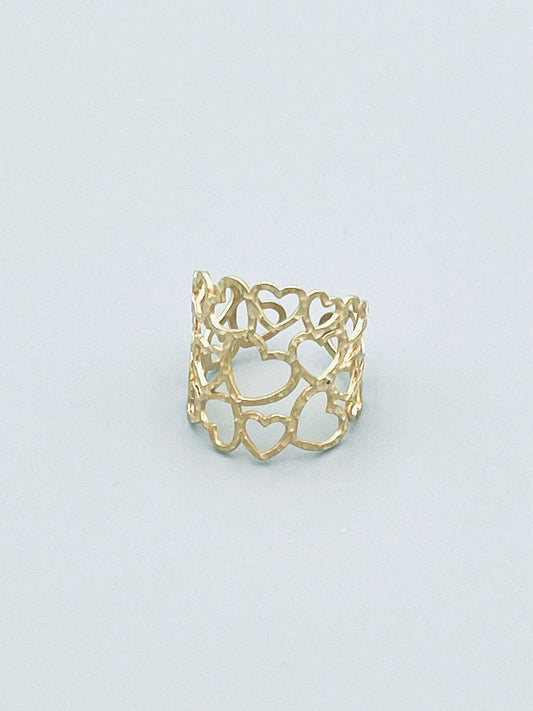 Brede ring met open harten