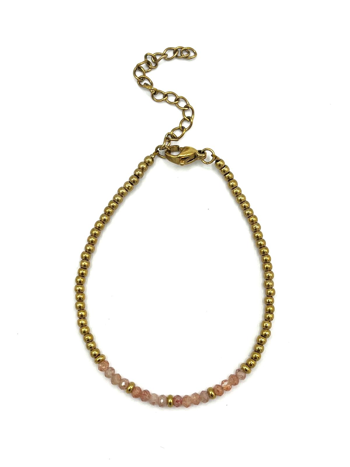 Rozenkwarts armband met gouden details