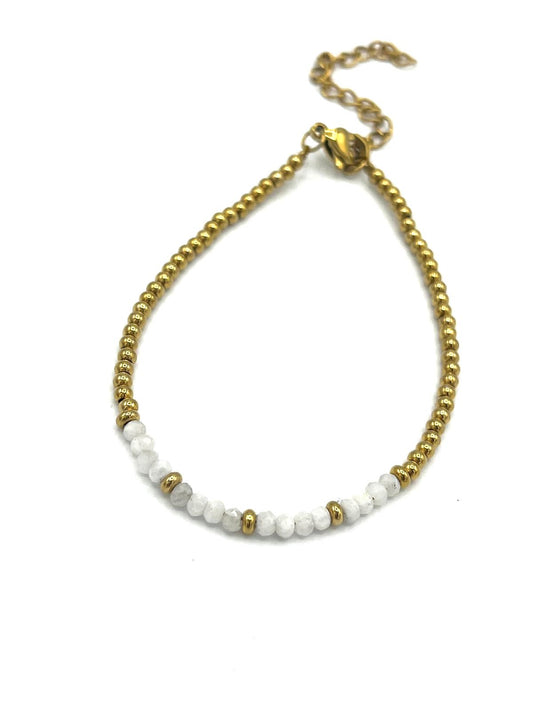 Maansteen armband met gouden details