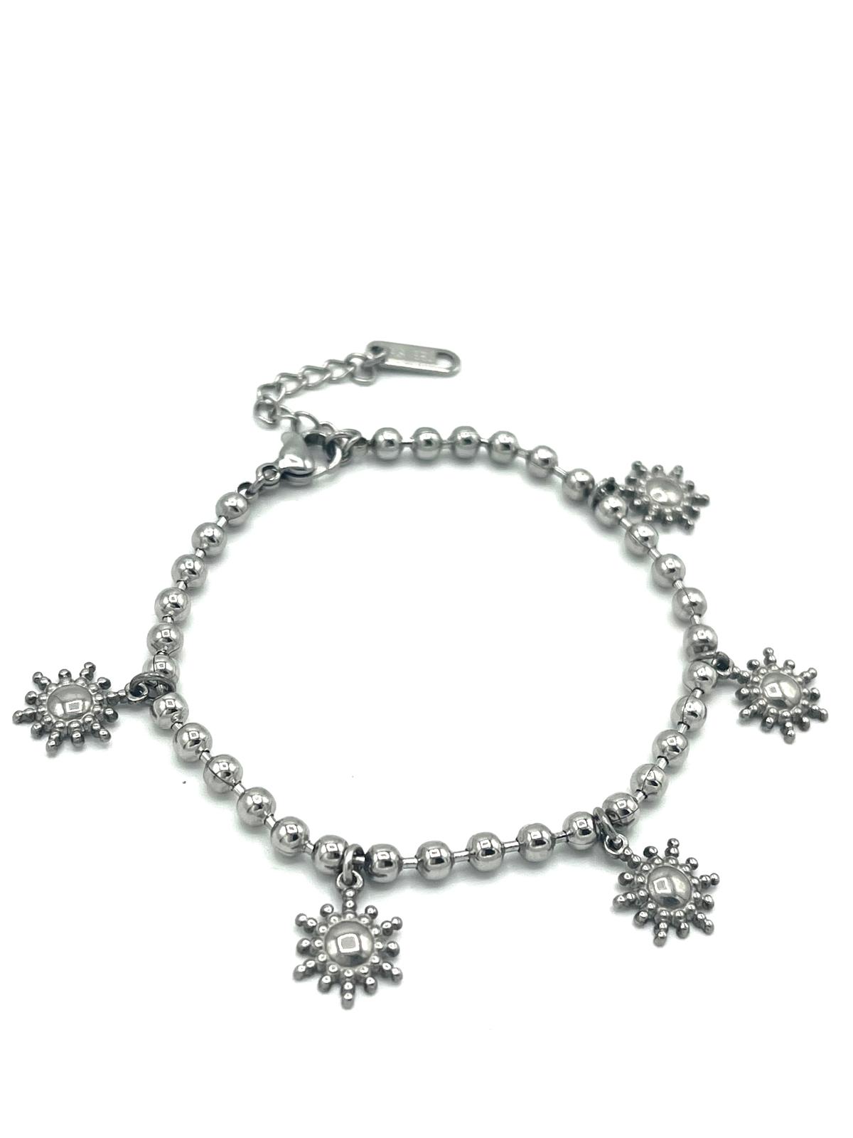 Zilverkleurige armband met zonnetjes