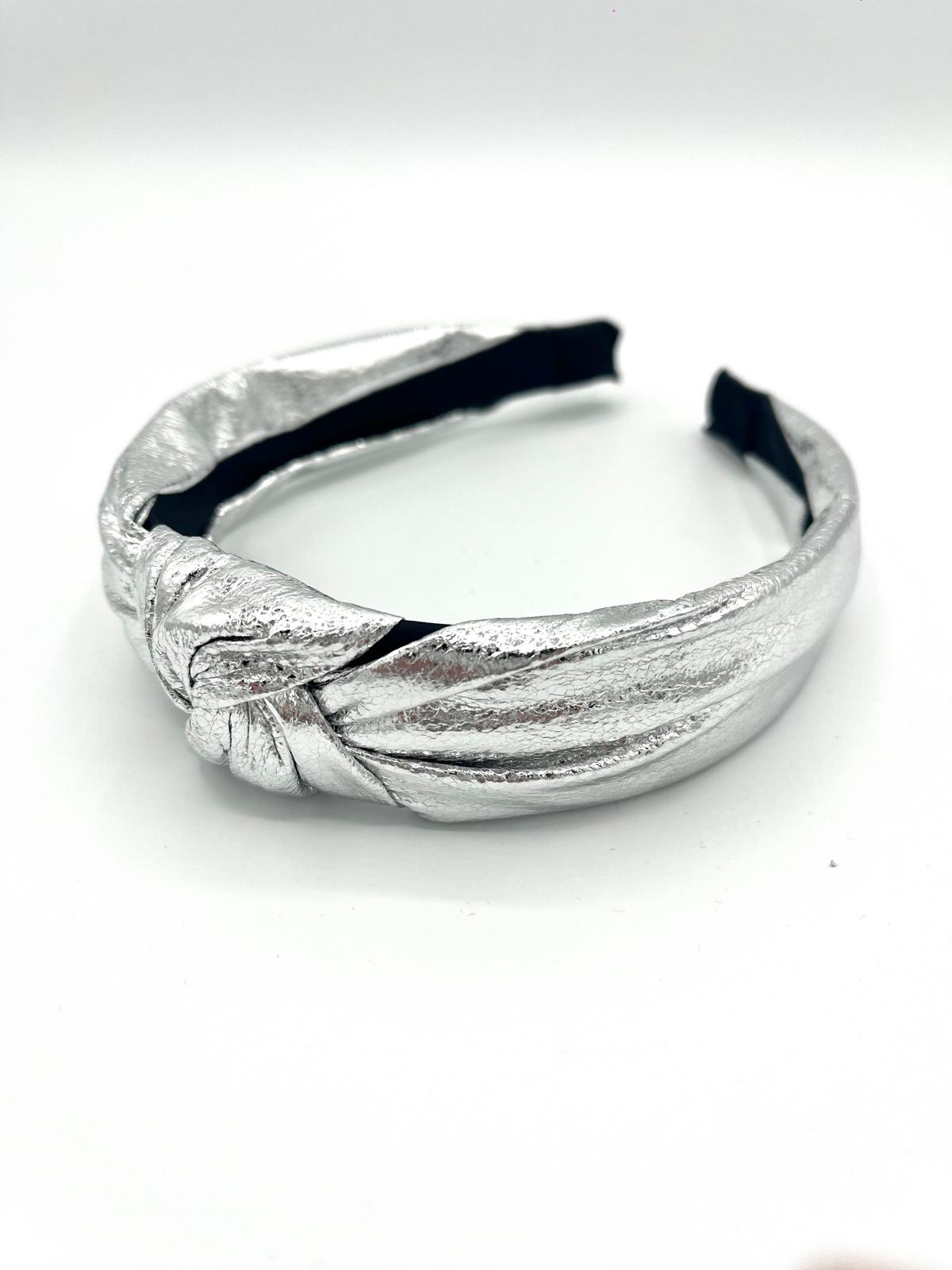 Zilverkleurige haarband met knoop