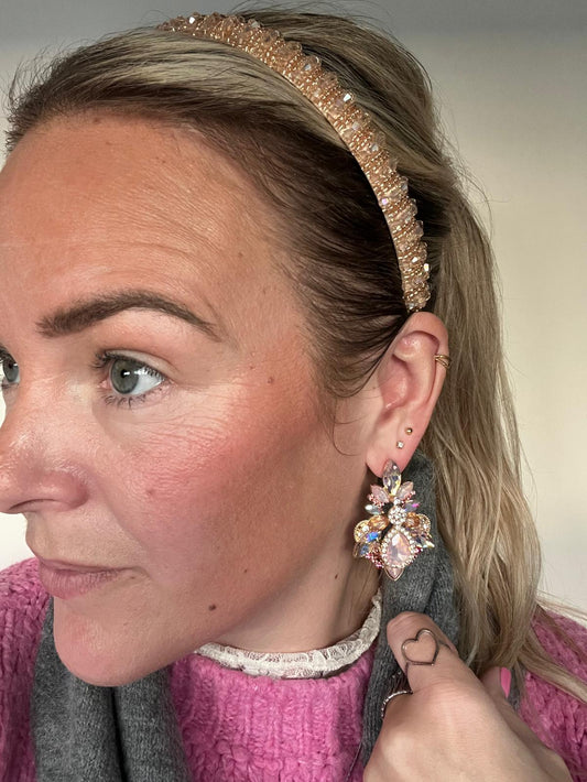 Smalle champagne haarband met sprankelende kralen