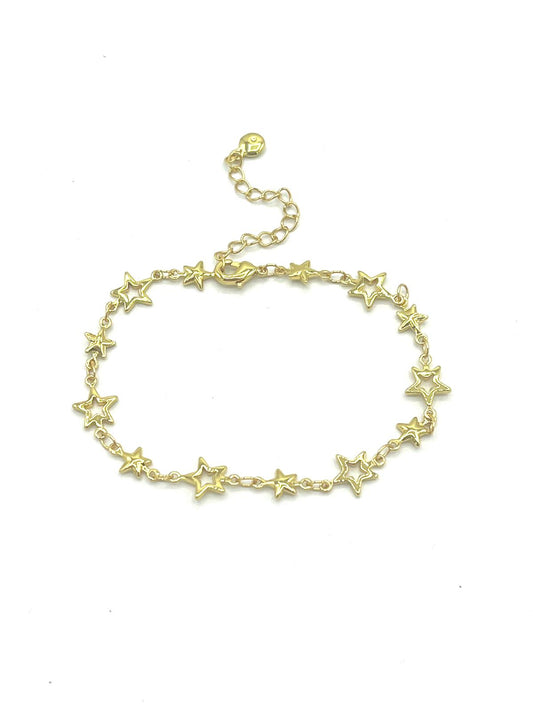 Goudkleurige armband met fijne sterretjes.